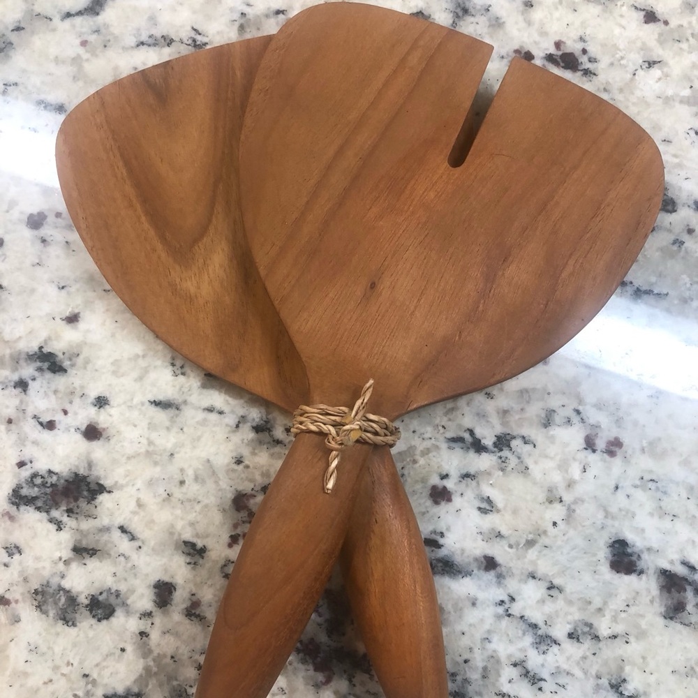 Brand New Acacia Wooden Salad Servers Claws Scoops